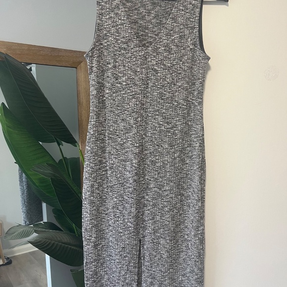 Everly Grey Summer Dress - Medium - Picture 2 of 4